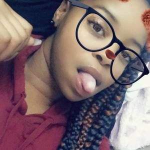 Meet your Posher, Tenayza